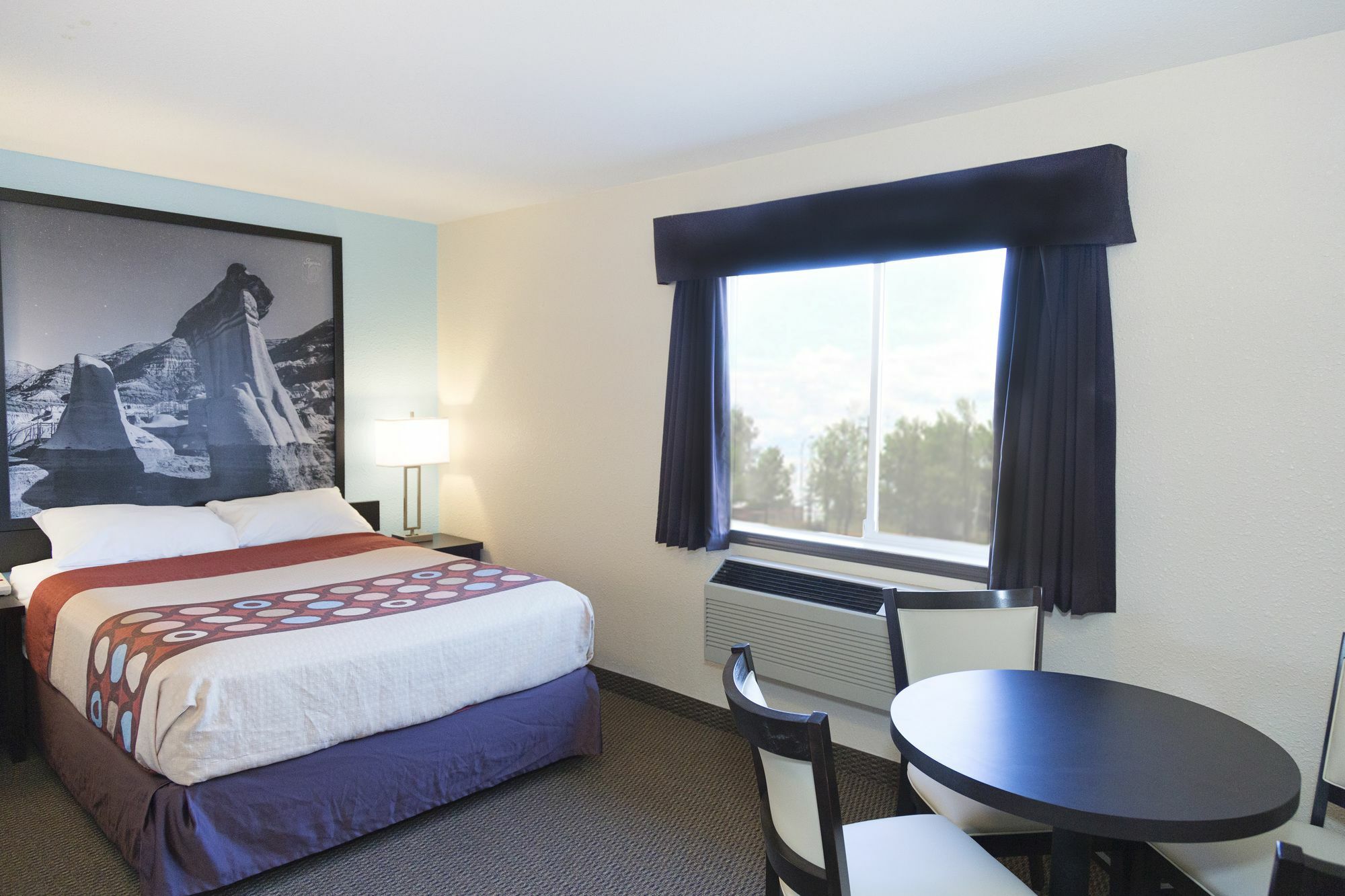 Super 8 By Wyndham Strathmore Buitenkant foto