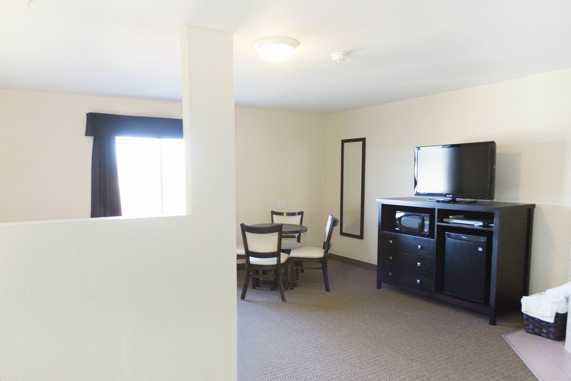 Super 8 By Wyndham Strathmore Buitenkant foto